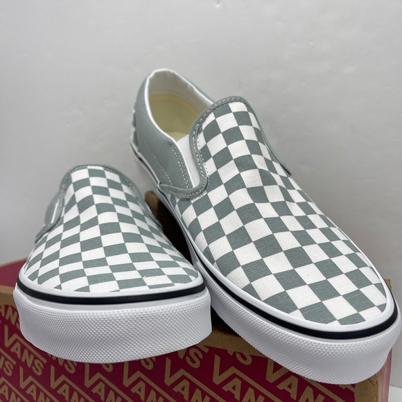Vans WMN Classic Slip-On
Color Theory Checkerboard Pure Grey
VN000D5PEPO Sneaker - Picture 5 of 16